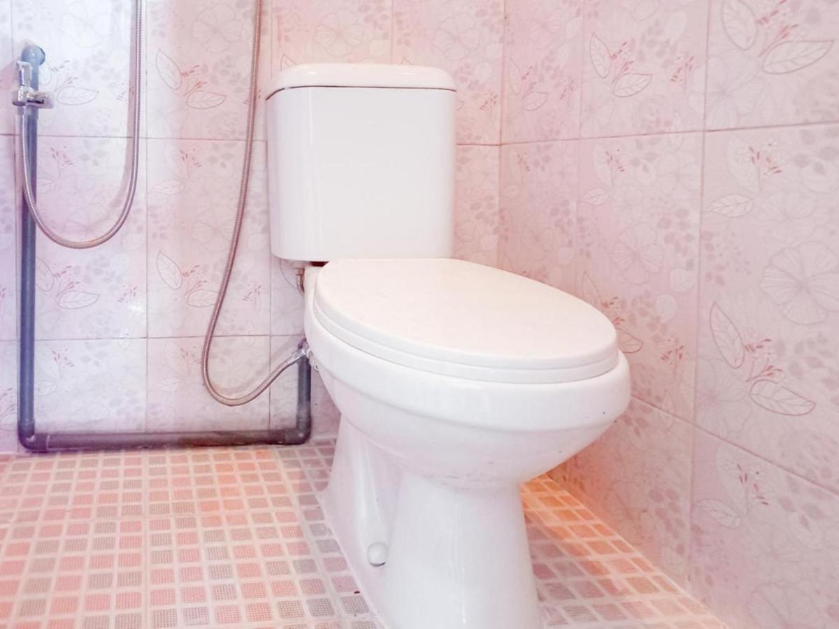 Hotel Gerung 2 Near Luwes Mall Nganjuk Mitra Reddoorz Phòng bức ảnh