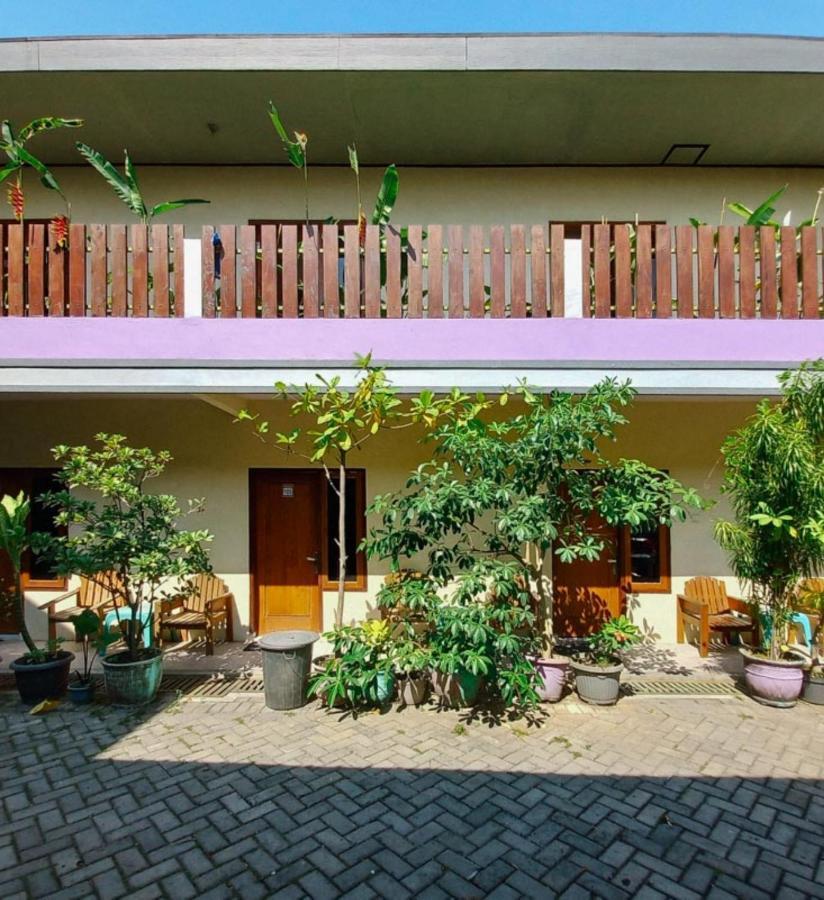 Hotel Gerung 2 Near Luwes Mall Nganjuk Mitra Reddoorz Ngoại thất bức ảnh